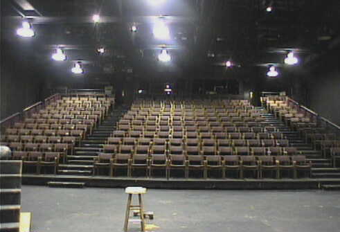 proscenium_seating.jpg (18984 bytes)